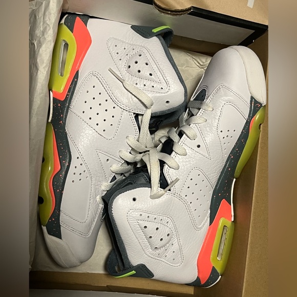 Jordan 6s - Picture 3 of 3